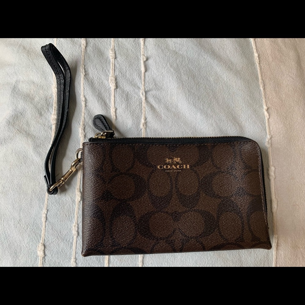 Coach Double Corner Zip Wristlet